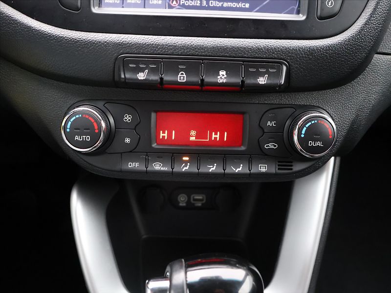 Kia Ceed 1.6 CRDi 100kW Aut. CZ DPH - fotka 22 z 32