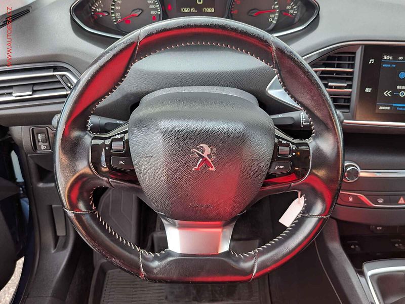 Peugeot 308 (2018) 1.6 HDi, 2.maj,ČR, AC, tempo - fotka 15 z 17