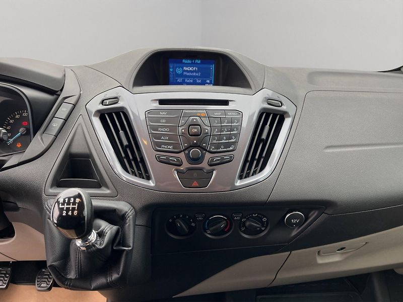 Ford Tourneo Custom (2017) 2.0 96kw, 1.maj, ČR, tažné, DP - fotka 14 z 24
