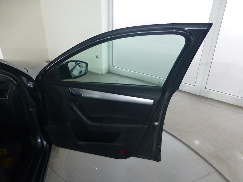 Škoda Octavia (2017) 2,0TDI*NAVIGACE**ALU**PARK.S - fotka 18 z 26