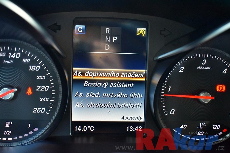 Mercedes-Benz GLC 250d 4Matic, 360°/PANO/AMG - fotka 23 z 34