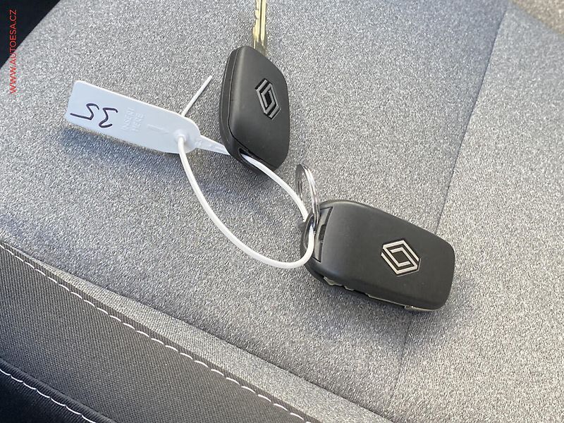 Renault Clio (2025) 1.0 TCe, 1.maj,ČR, AC, park - fotka 19 z 19