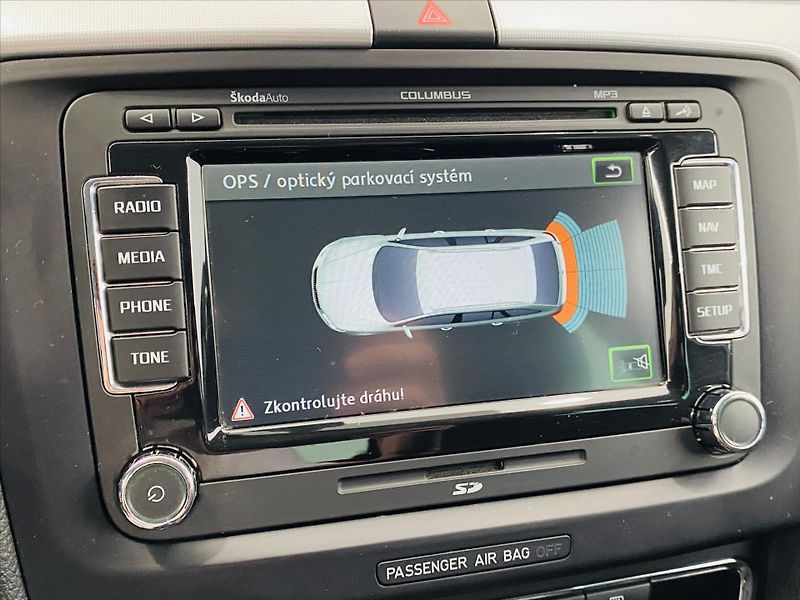 Škoda Superb 2,0 TDI 125kW 4x4 Elegance - fotka 17 z 25