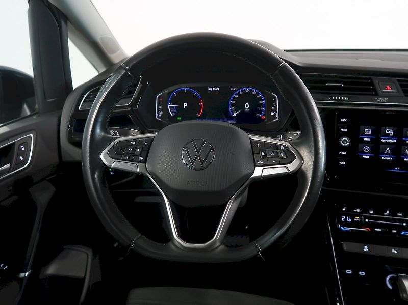 Volkswagen Touran (2023) HIGHLINE 2.0TDI 110KW DSG - fotka 16 z 37
