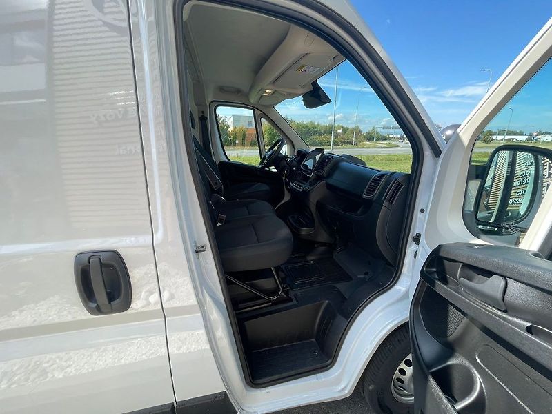 Toyota Proace Max 2.2D A/T L3H2 Active Mult 3.5H - fotka 23 z 23