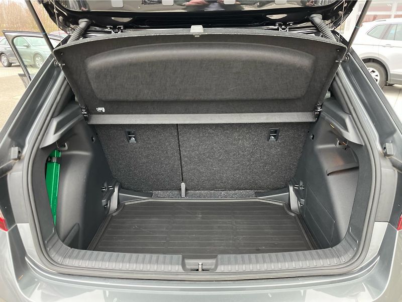 Škoda Fabia 1,0TSI 85kW MONTE CARLO - fotka 26 z 27