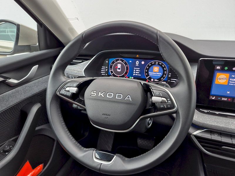 Škoda Octavia (2025) Top Selection 1.5 TSI 110kW MH - fotka 10 z 26