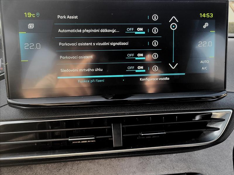 Peugeot 3008 1,6 JIŽ NENÍ K DISPOZICI - fotka 27 z 39