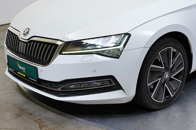 Škoda Superb - fotka 9 z 30