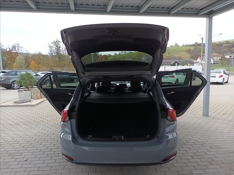 Fiat Tipo 1,6 MJT,KLIMA,NAVI,VÝHŘEV - fotka 19 z 45
