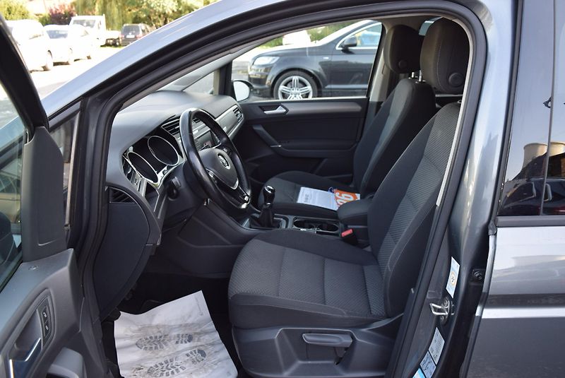 Volkswagen Touran (2017) 1.4TSI 110kw CLBMT NAVI TAŽNÉ - fotka 19 z 48