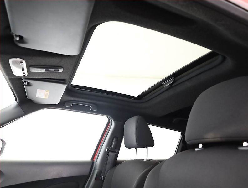 Nissan Juke (2015) 1.6 i, Automat, Serv.kniha - fotka 15 z 17