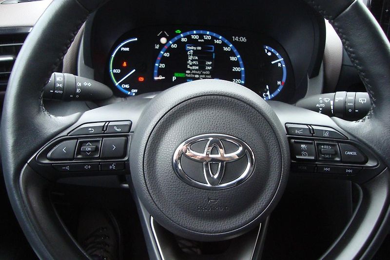 Toyota Yaris Cross (2024) 1.5 Hybrid,ČR,1.Maj.Exetucive - fotka 56 z 83