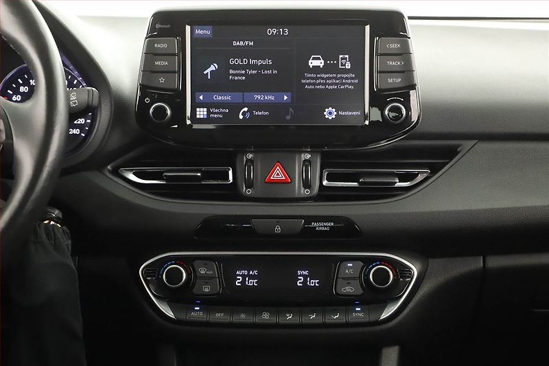 Hyundai i30 (2022) Family Smart 1.5 T-GDI MHEV - fotka 9 z 14