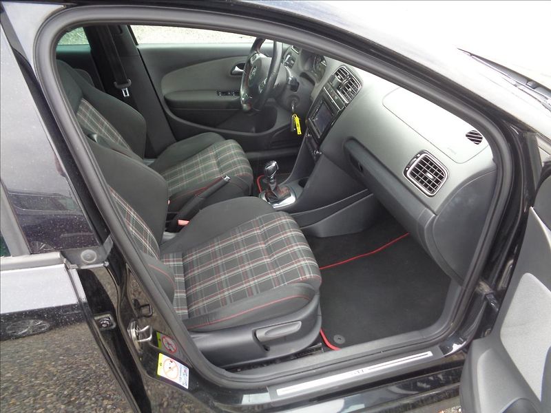 Volkswagen Polo 1,4 - fotka 8 z 18