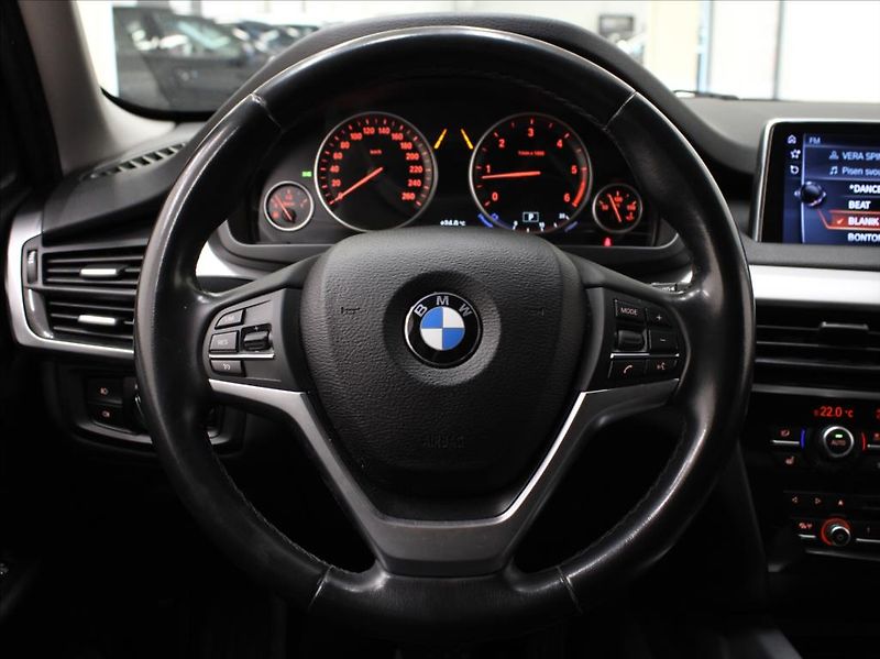 BMW X5 3,0 30d 190kW xDrive Tažné DPH - fotka 9 z 25