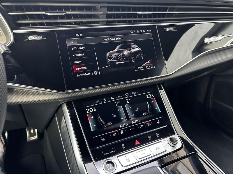 Audi Q8 (2025) 3.0 TFSI Plug In (360 kW) - fotka 8 z 12