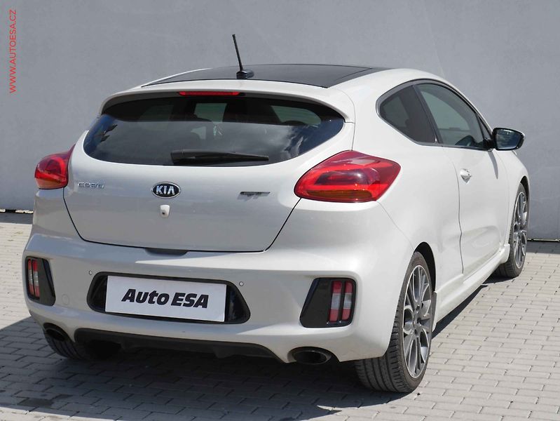 Kia Ceed (2014) 1.6T-GDi, AC, navi, park - fotka 4 z 20