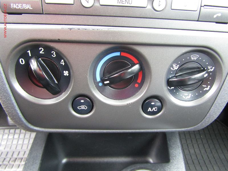 Ford Fusion (2006) 1.4 i, Klima - fotka 12 z 17