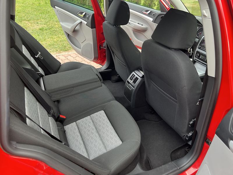 Škoda Octavia 1.2TSI 77KW,EDITION,TZ,ALU,ESP - fotka 18 z 47