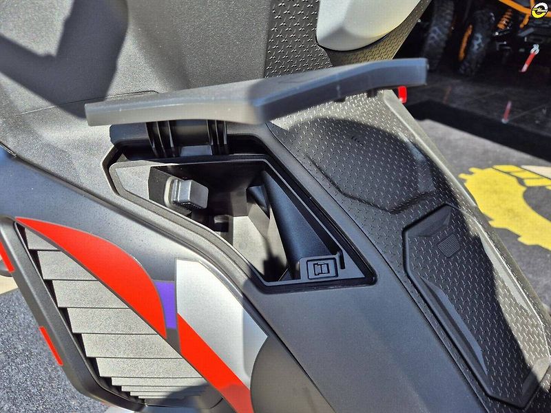 Aprilia (2026) SR GT 400 RALLY REPLICA - SKLA - fotka 40 z 46