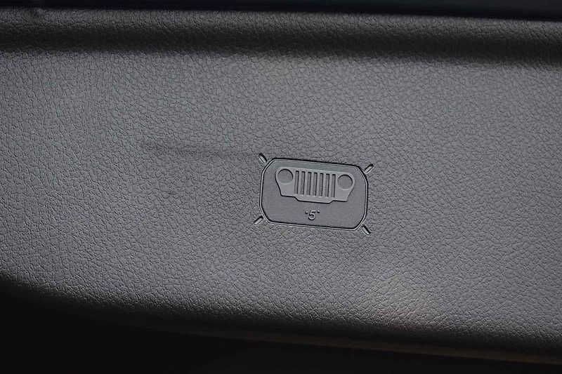Jeep Compass již je k mání jen s menší či větší elektrifikací