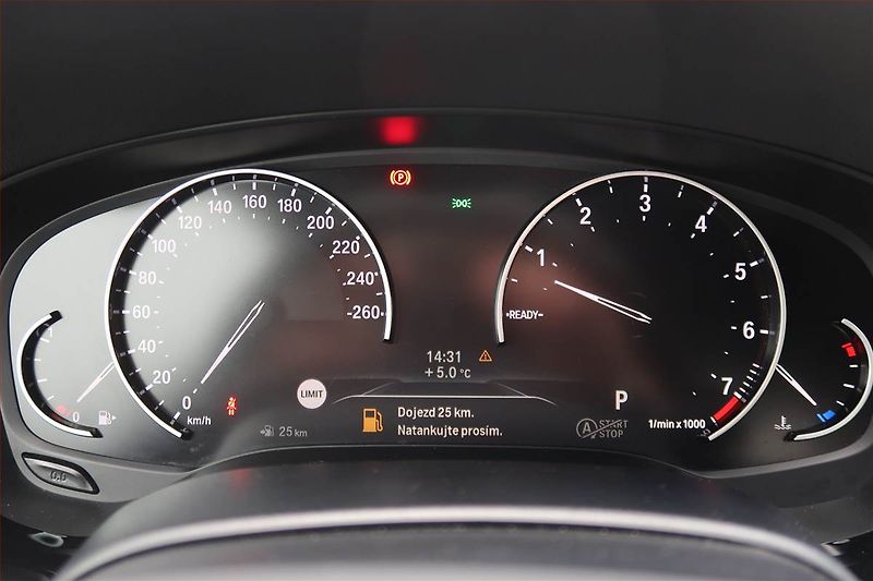 BMW Řada 5 (2019) M Sport 540i xDrive - fotka 11 z 22
