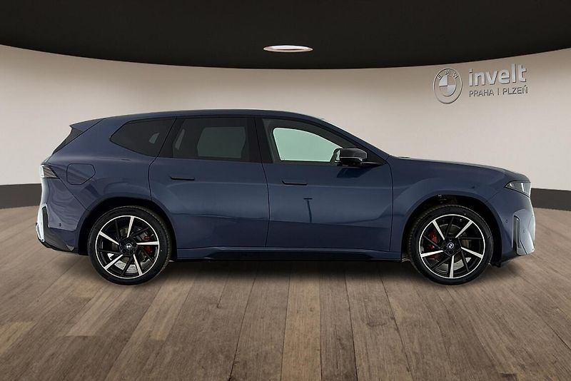 BMW iX3 50 xDrive - fotka 2 z 26