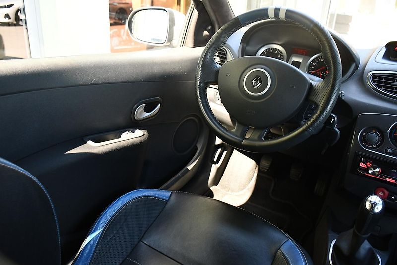 Renault Clio 1,2i 55KW 2xKOLA  - fotka 19 z 36