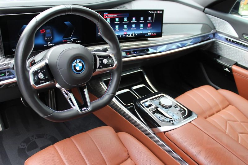 BMW i7 M70 xDrive | ČR | Vossen kola - fotka 4 z 30
