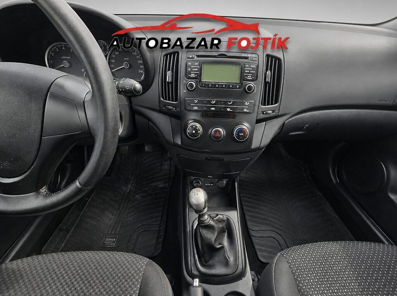 Hyundai i30 (2010) 1.4 CVVT 80KW klima - fotka 12 z 20