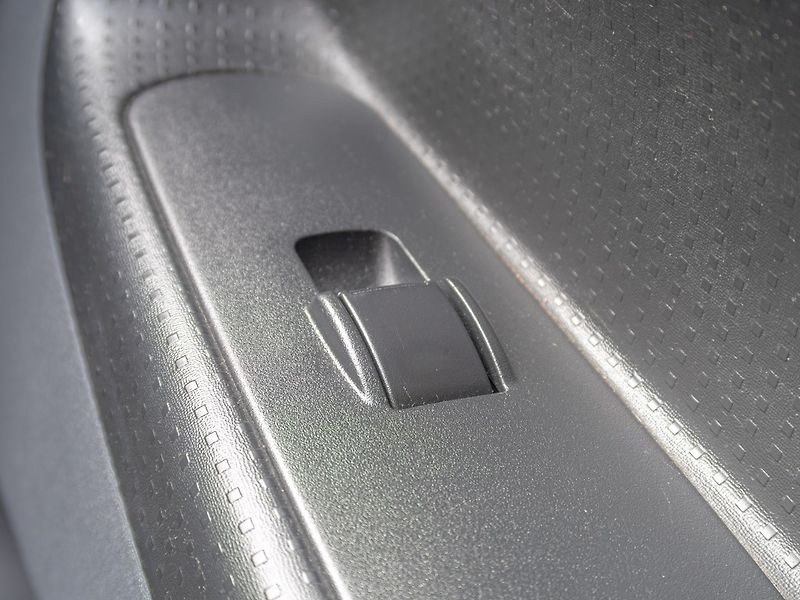 Mitsubishi Colt (2007) 1.1i 55KW – PO SERVISU! - fotka 23 z 36