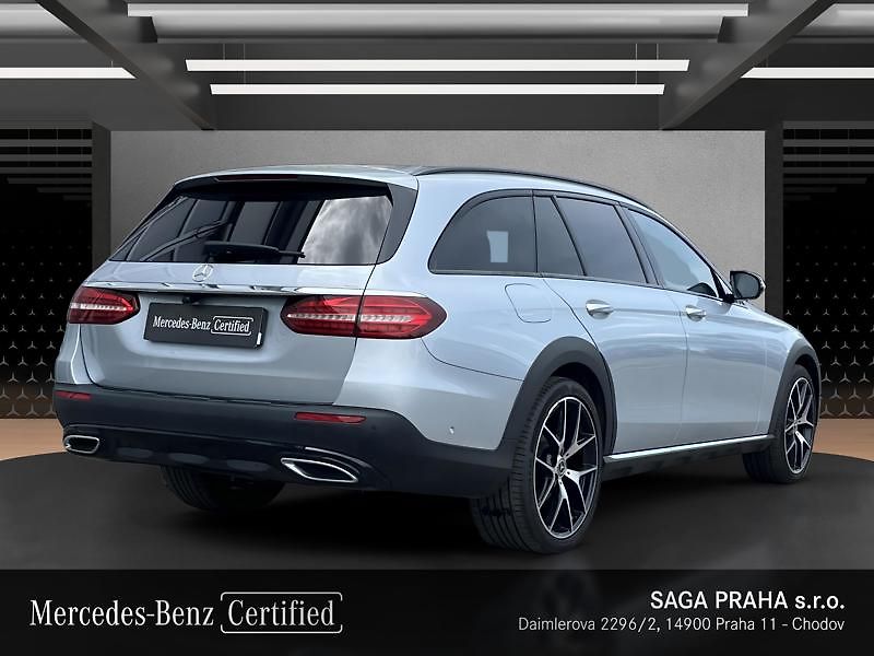 Mercedes-Benz Třídy E E-Třída 220 d 4MATIC All-Terra - fotka 4 z 21