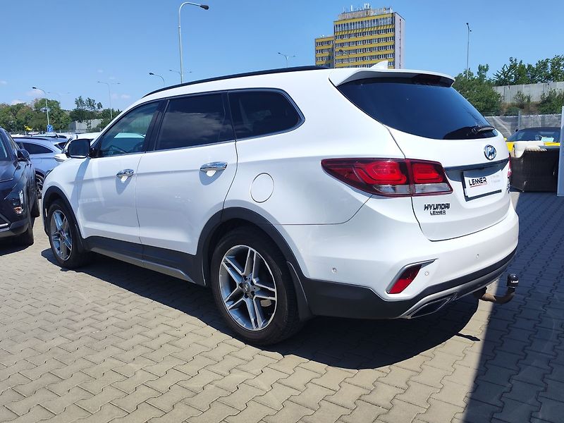 Hyundai Grand Santa Fe 2.2 CRDi/147kW Luxury AT 4x4 - fotka 7 z 43