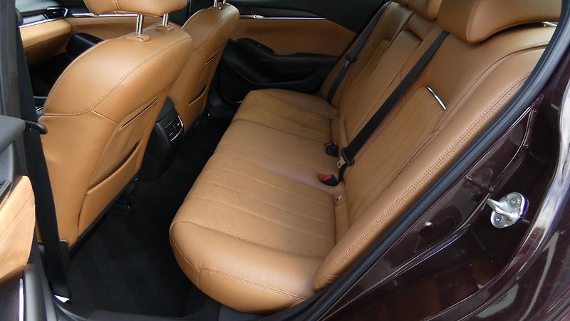 Mazda 6 2.5 aut. 20 th Anniversary - fotka 19 z 24