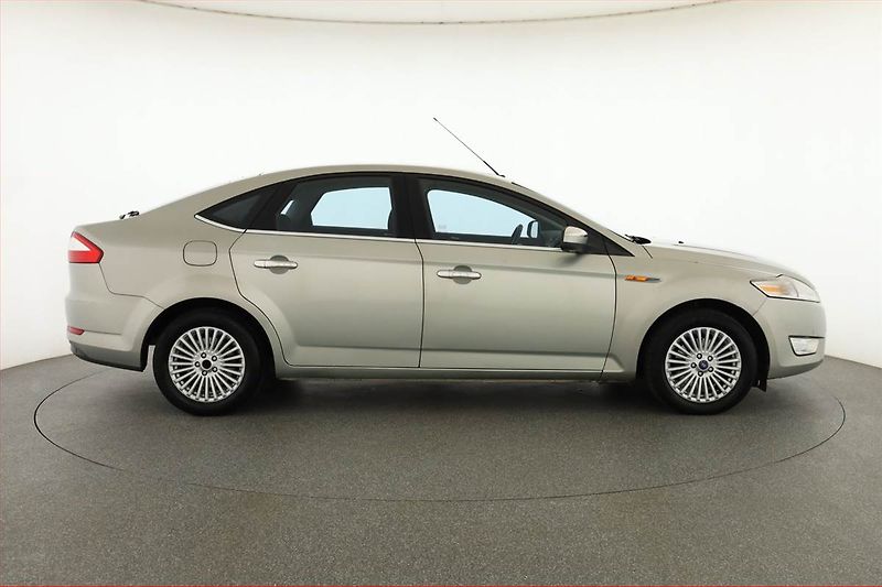 Ford Mondeo (2010) 1.8 TDCi, Serv.kniha, nová STK - fotka 6 z 13