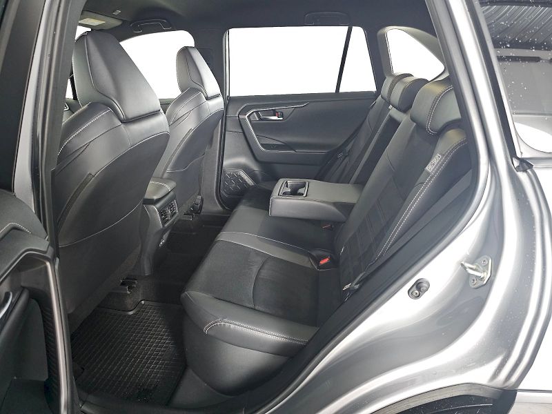 Toyota RAV4 (2025) 2.5HEV 222k 4X4 GR SPORT - fotka 7 z 29