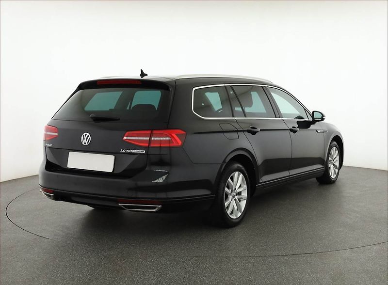 Volkswagen Passat (2015) Comfortline 2.0 TDI, Automat - fotka 5 z 17
