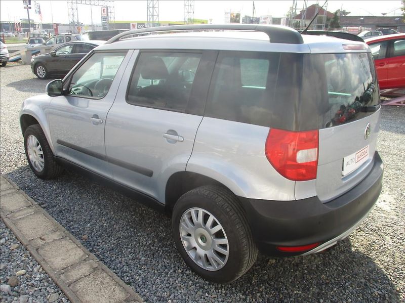 Škoda Yeti 1,2 TSI, klima,serv. historie, - fotka 7 z 31