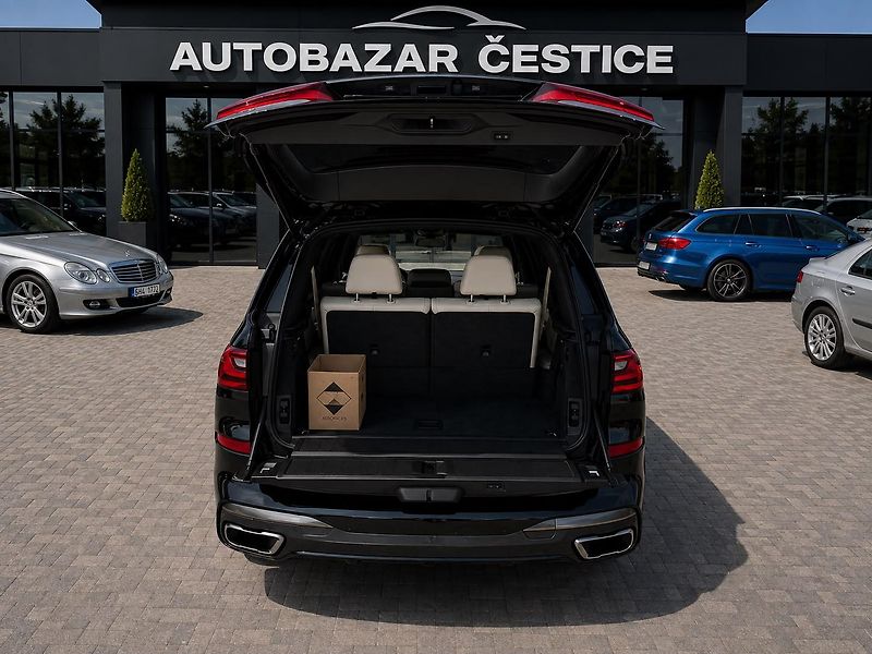 BMW X7 M50d INDIVIDUAL 7 MIST  - fotka 8 z 29