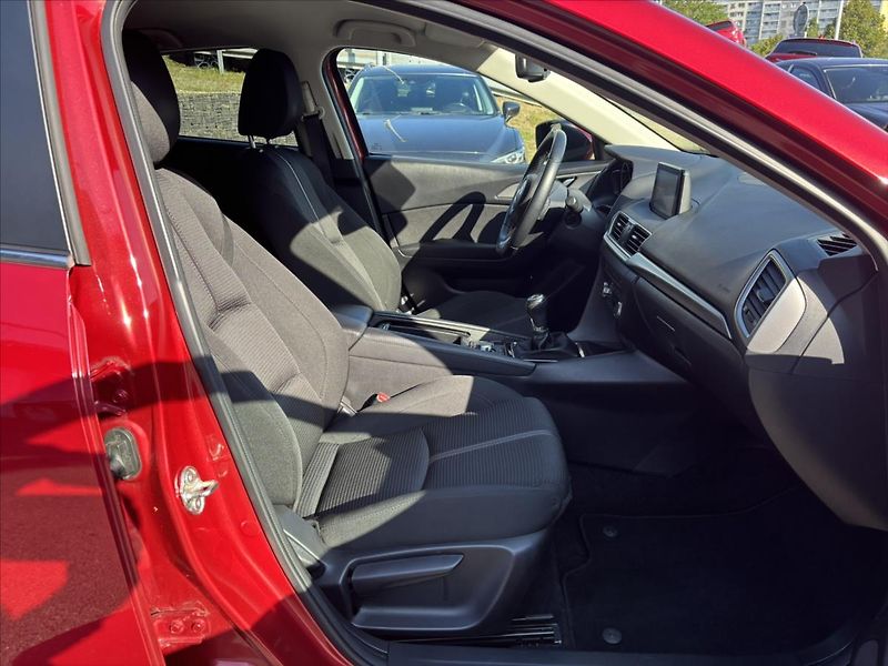 Mazda 3 2,0 i Attraction PLNÝ SERVIS - fotka 15 z 39