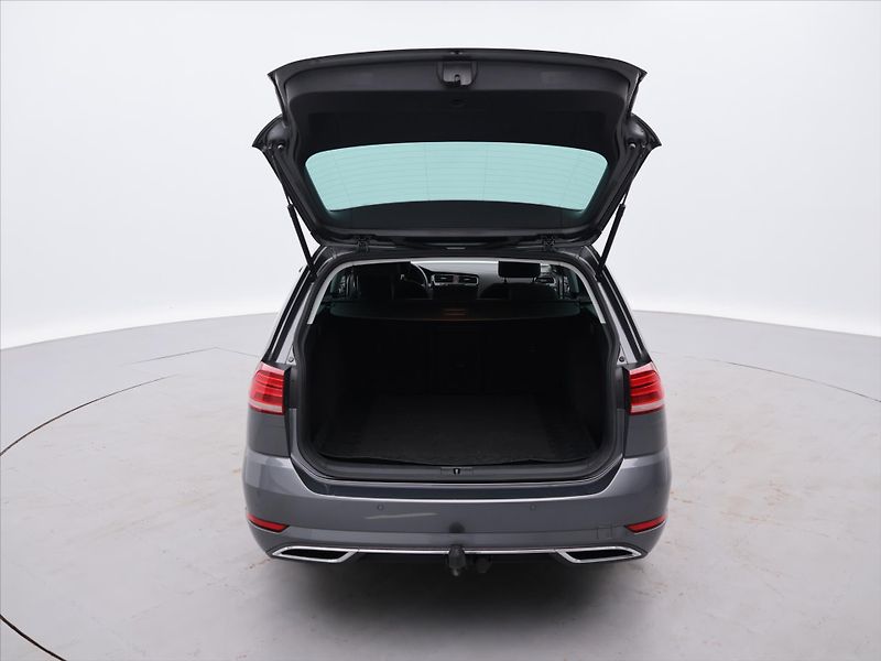 Volkswagen Golf 2,0 TDI 110KW Highline Aut.kli - fotka 9 z 26