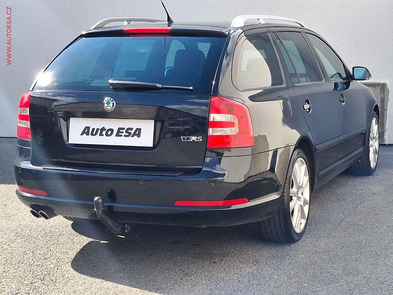 Škoda Octavia (2008) 2.0TDi, AC, TZ, navi, xenon - fotka 4 z 17