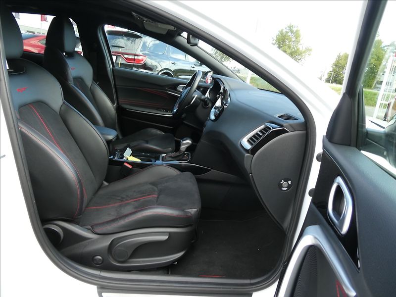 Kia ProCeed 1,6 T-GDI 150kW GT ZÁRUKA - fotka 28 z 50
