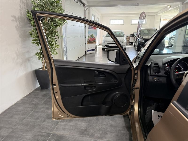 Kia Venga 1,4   i KLIMA NOVÉ ROZVODY - fotka 6 z 30
