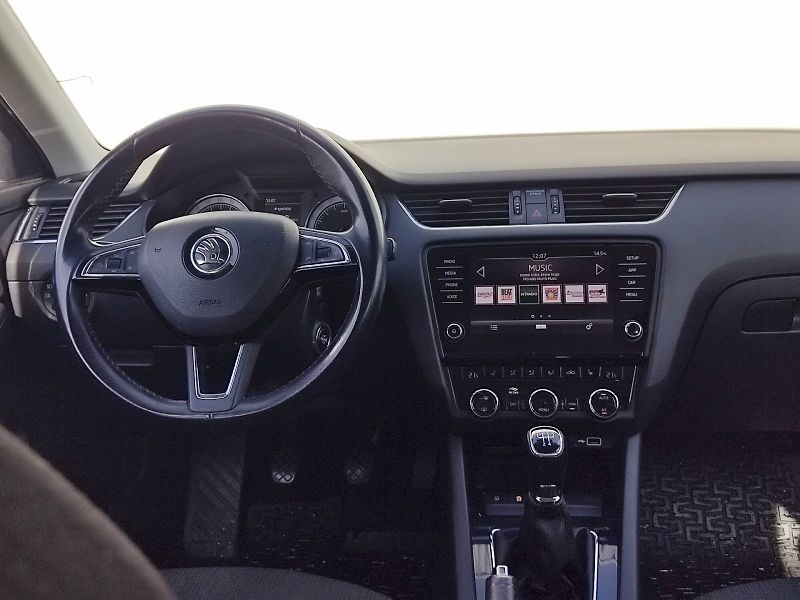 Škoda Octavia (2017) Style 1,6 Tdi 85 Kw - fotka 6 z 35
