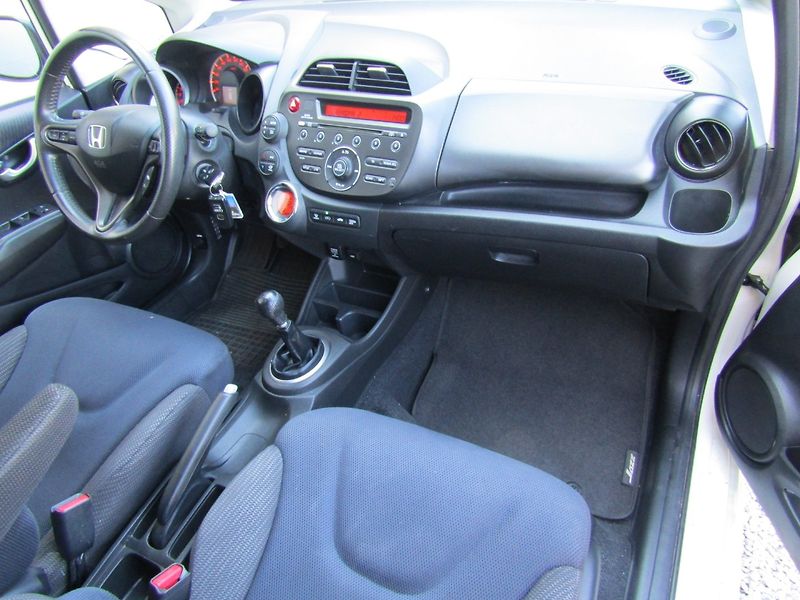 Honda Jazz (2012) 1.3 16V 73kW - fotka 13 z 35