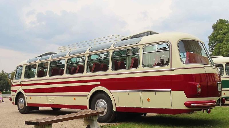 Další ročník již tradiční akce Veterán Bus Kříž přitahoval pozornost návštěvníků.