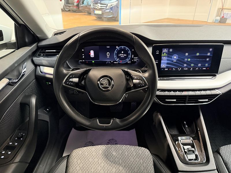 Škoda Octavia 2.0 TDI 110kW DSG Style Combi - fotka 6 z 14