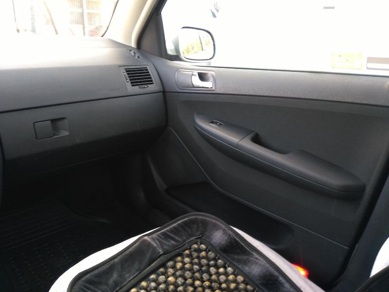 Škoda Fabia 1,2 HTP * Klima * - fotka 10 z 28